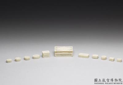 图片[3]-Ivory nested miniature box in openwrok relief (set of eleven), by Huang Zhenxiao. Qing dynasty, Qianloing reign, 1739-China Archive